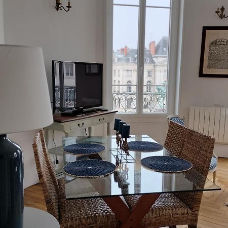 Appartement F3 Au Balcon De La Place Du Martroi Orleans Luaran gambar