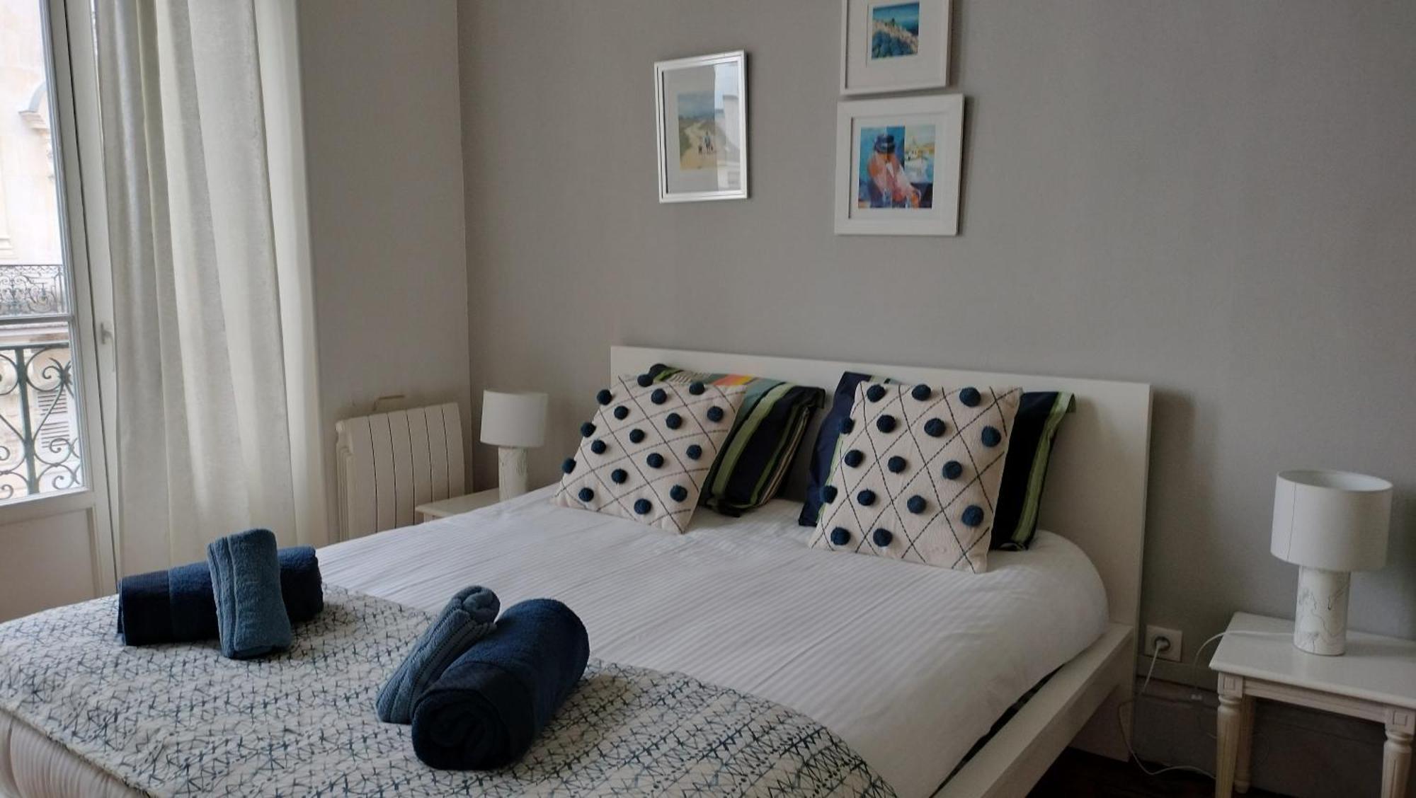 Appartement F3 Au Balcon De La Place Du Martroi Orleans Luaran gambar