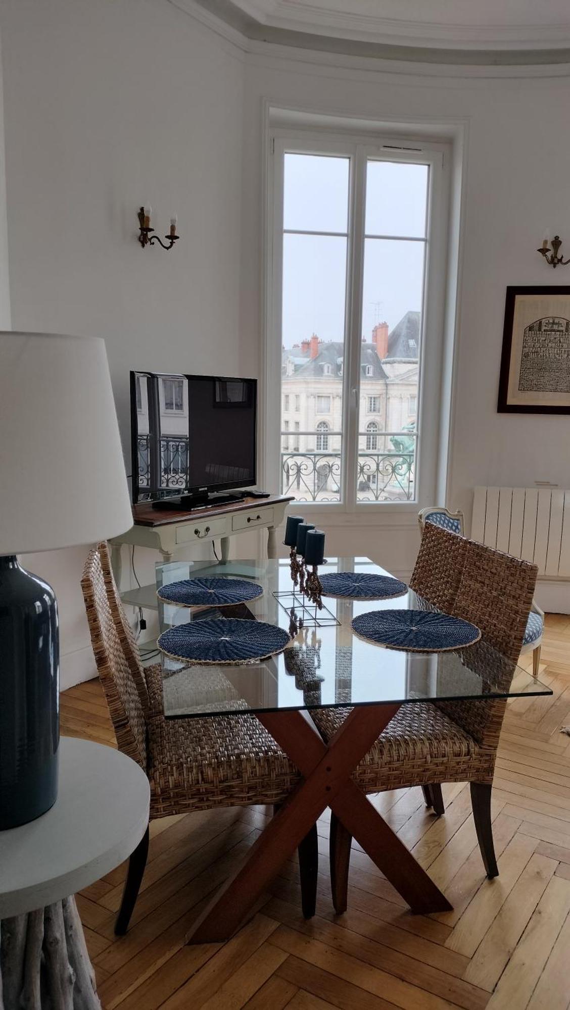 Appartement F3 Au Balcon De La Place Du Martroi Orleans Luaran gambar